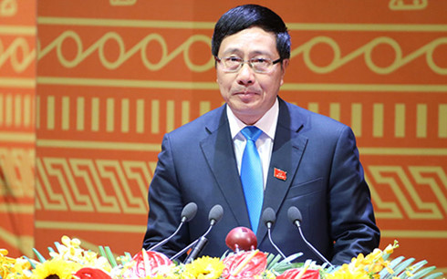 
Deputy Prime Minister cum Foreign Minister Pham Binh Minh gives a speech at the ongoing 12th National Party Congress in Hanoi
