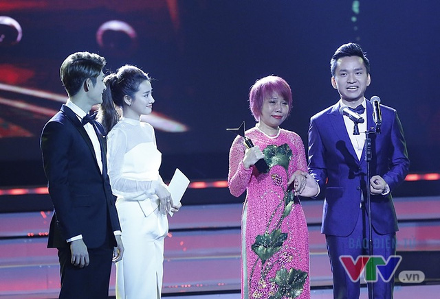 
Cap la yeu thuong (A Beloved Couple of Leaves) won the “Attractive Cultural, Social, Scientific and Education Programme”
