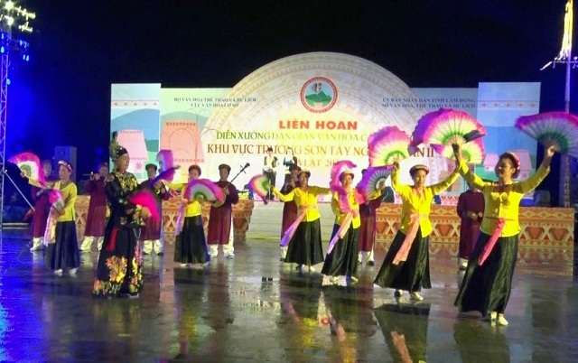 A performance at the folk music festival in Lam Dong on November 23. (Photo: NDO/Mai Van Bao)