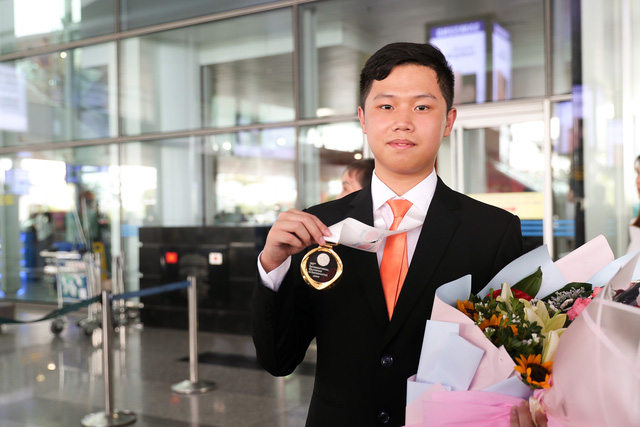 Pham Duc Thang, the gold medalist at the IOI 2018 (Photo: vnu.edu.vn)