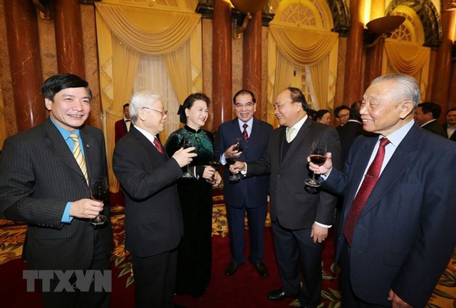Hosts and guests raised toasts to the success of the nation’s revolutionary cause, the growth of the Party, prosperity of the country and happiness of the people. (Source: VNA)