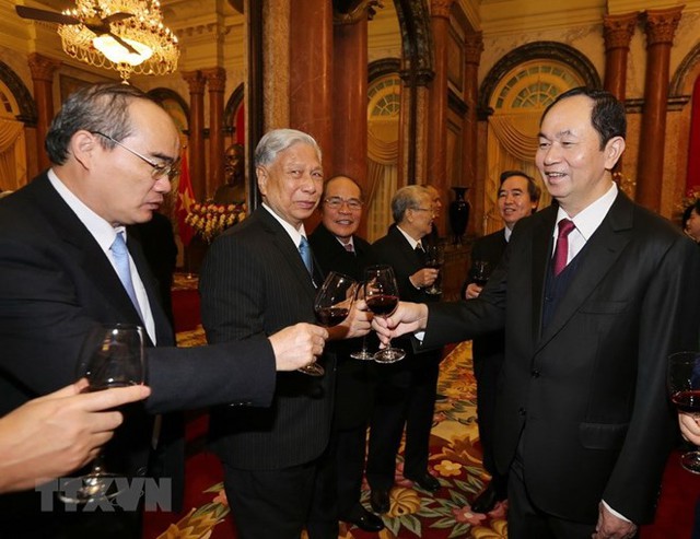 Hosts and guests raised toasts to the success of the nation’s revolutionary cause, the growth of the Party, prosperity of the country and happiness of the people. (Source: VNA)