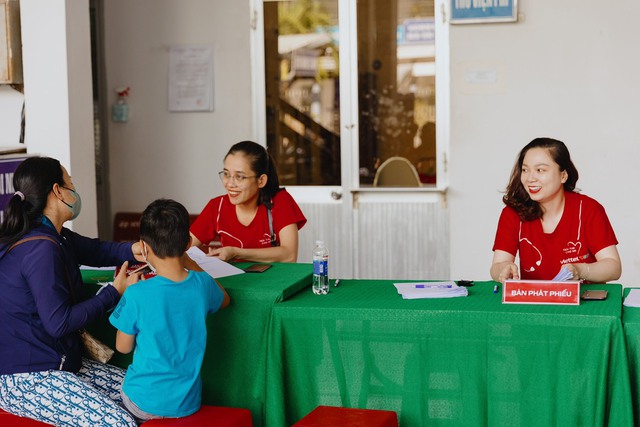 Hơn 500 trẻ em được khám sàng lọc bệnh tim bẩm sinh tại Cà Mau - Ảnh 12.
