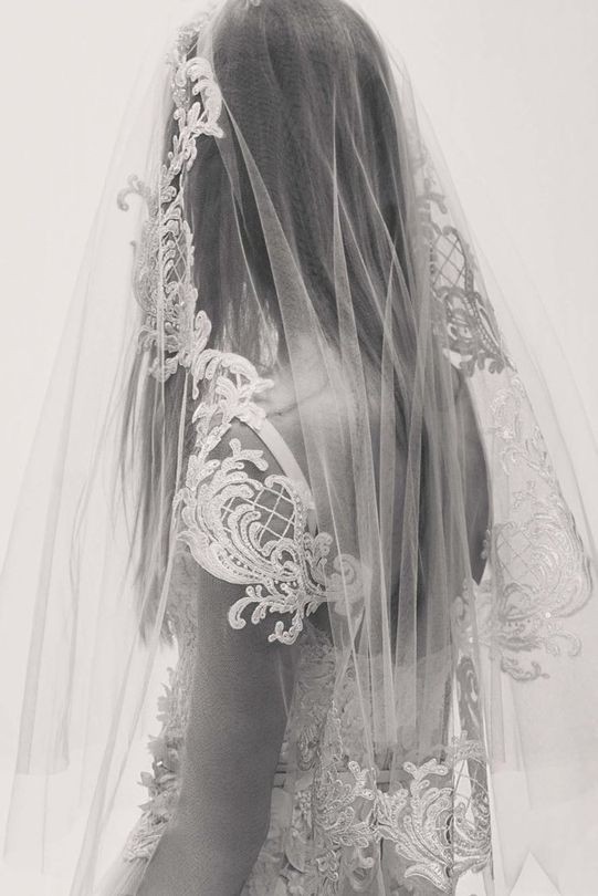 Elie Saab đốn tim các cô dâu với BST váy cưới lãng mạn - Ảnh 17.