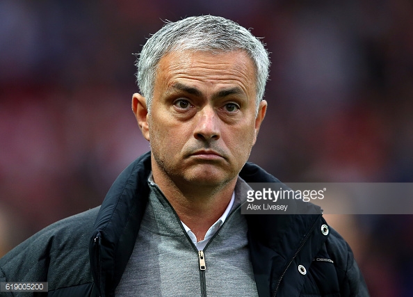 Nhìn vào phong độ của Chelsea và Manchester United: Lỗi có phải ở Mourinho? - Ảnh 1.