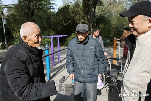 Cụ ông 101 tuổi được mệnh danh là người sống lành mạnh nhất - Ảnh 9.