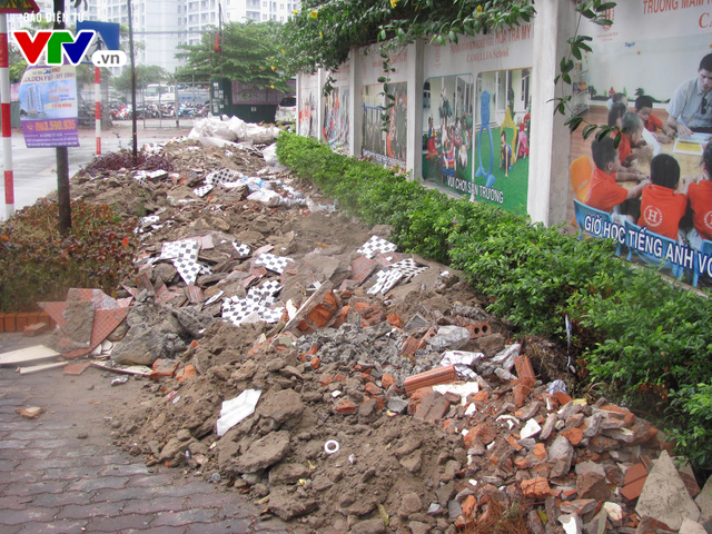 Hà Nội: Rác bẩn ngập tràn bao vây trường mầm non  - Ảnh 3.
