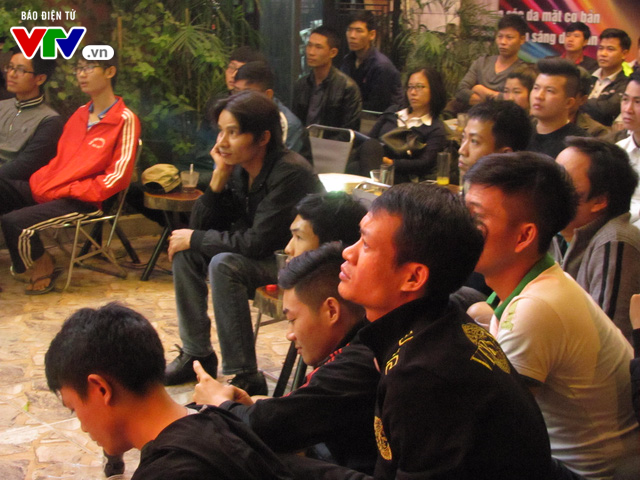 Bán kết AFF Cup Việt Nam - Indonesia: Các cửa hàng cafe như Mỹ Đình thu nhỏ - Ảnh 8.