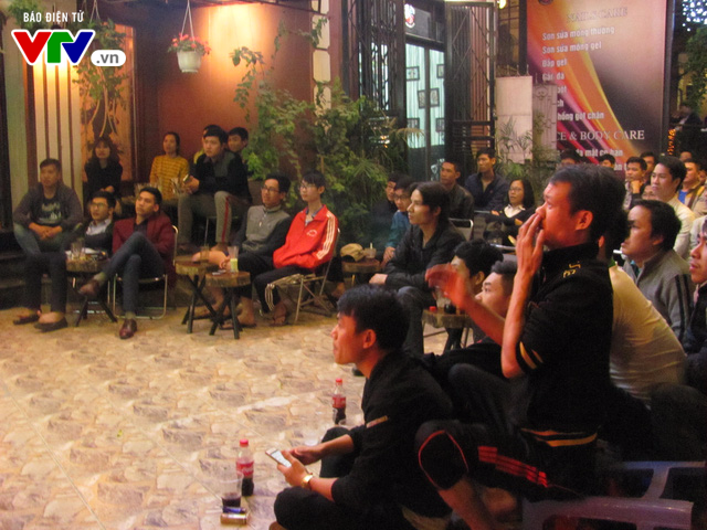 Bán kết AFF Cup Việt Nam - Indonesia: Các cửa hàng cafe như Mỹ Đình thu nhỏ - Ảnh 6.
