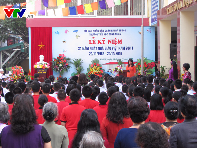 Rộn ràng hoạt động kỷ niệm ngày Nhà giáo Việt Nam tại Hà Nội - Ảnh 4.