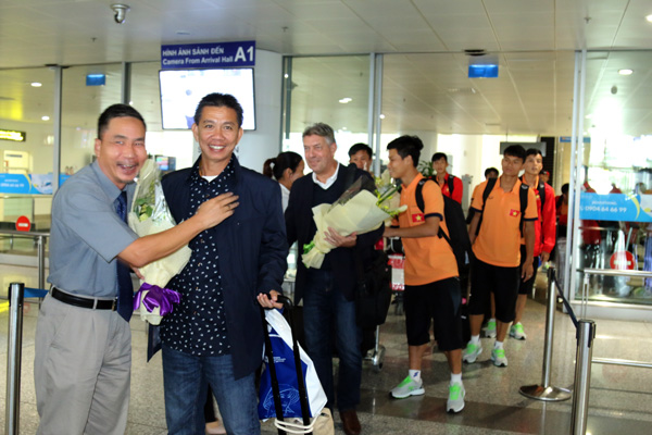 Đội tuyển U22 Việt Nam về nước, kết thúc chuyến thi đấu tại Trung Quốc - Ảnh 1.