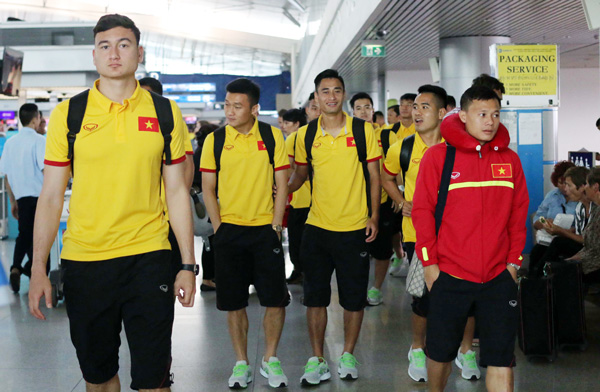 ĐT Việt Nam lên đường sang Myanmar tham dự AFF Suzuki Cup 2016 - Ảnh 4.