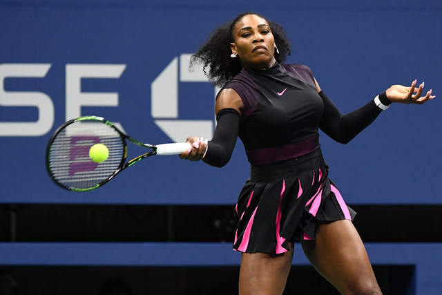 Serena Williams san bằng kỷ lục của huyền thoại Navratilova - Ảnh 1.
