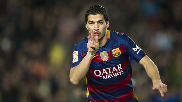 Barcelona gia hạn hợp đồng với Suarez, tiếp tục chờ Messi - Ảnh 1.