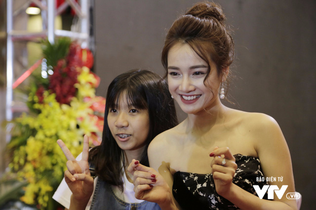 Trắng tay tại VTV Awards, Nhã Phương vẫn đốn tim khán giả bởi vẻ đẹp không tì vết - Ảnh 9.