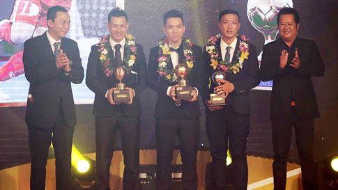 Xuân Trường giành giải cầu thủ yêu thích nhất, Văn Thanh giành giải cầu thủ trẻ xuất sắc nhất - Ảnh 4.