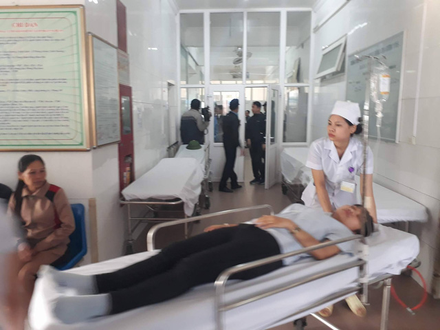 Hơn 40 công nhân nhập viện vì ngộ độc thực phẩm ở Nghệ An - Ảnh 1.