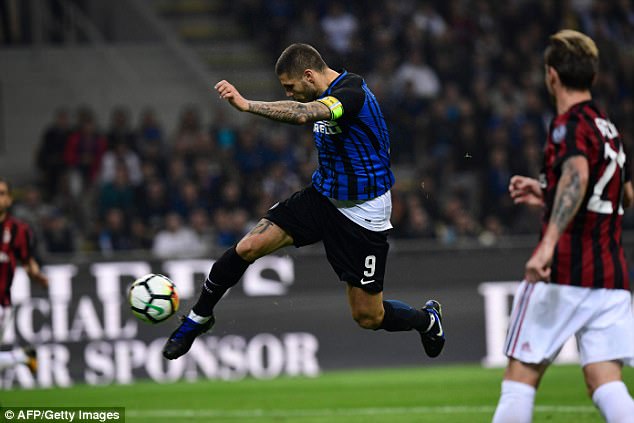 Kết quả bóng đá châu Âu tối 15, rạng sáng 16/10: Icardi ghi hattrick, Inter thắng nghẹt thở derby Milan - Ảnh 1.