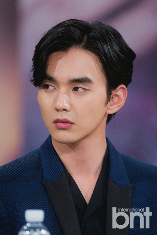 Fan đau đầu không quyết định nổi Yoo Seung Ho hay L đẹp trai hơn - Ảnh 2.