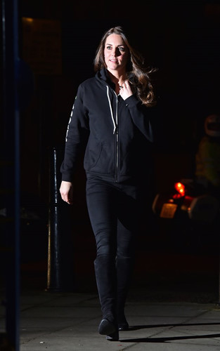 Phong cách thời trang đời thường của Công nương Kate Middleton - Ảnh 9.