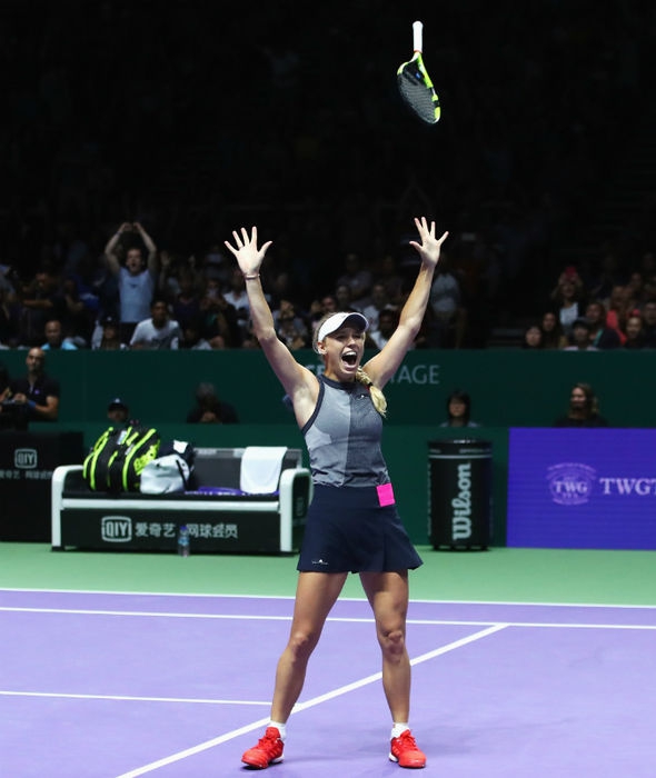 WTA Finals 2017: Vượt qua Venus Williams, Wozniacki đăng quang thuyết phục - Ảnh 2.