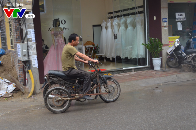 Xe máy cũ nát, không biển số lưu thông trên đường phố Hà Nội - Ảnh 10.