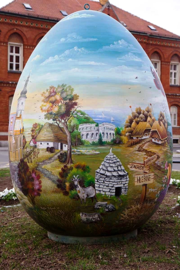 Những tác phẩm trang trí trứng phục sinh khổng lồ tại Croatia - Ảnh 9.