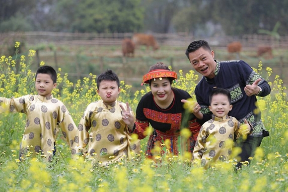 Gia đình BTV Trần Quang Minh rạng rỡ du xuân đầu năm - Ảnh 7.