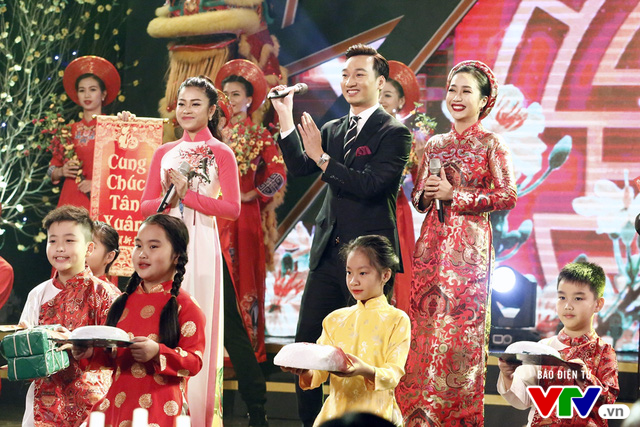 Hồ Quỳnh Hương và dàn sao trẻ hội tụ đón Tết trong Gala Tết Việt 2017 - Ảnh 7.