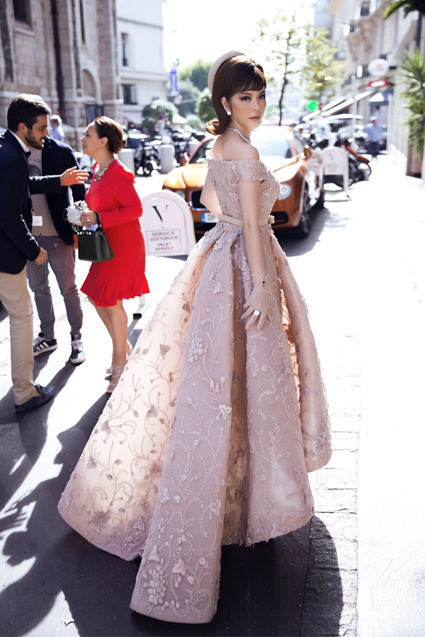 Đi giày cao lênh khênh, Lý Nhã Kỳ tỏa sắc trong bộ váy cuối cùng tại Cannes 2017 - Ảnh 6.