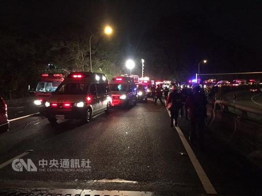Lật xe bus tại Đài Loan (Trung Quốc), hơn 40 người thương vong - Ảnh 3.
