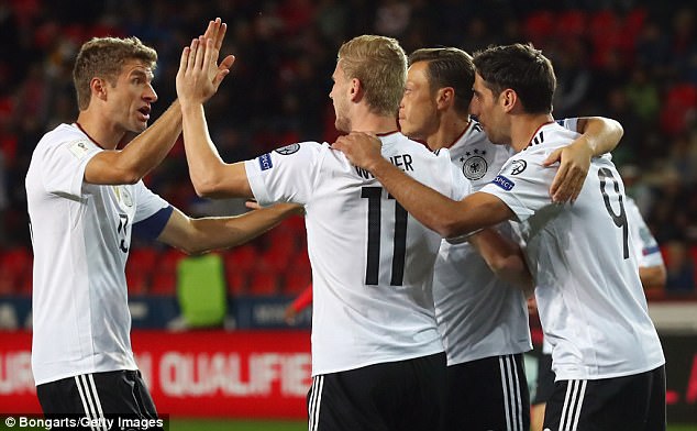 Vượt qua CH Séc, Đức đặt một chân tới World Cup 2018 - Ảnh 2.