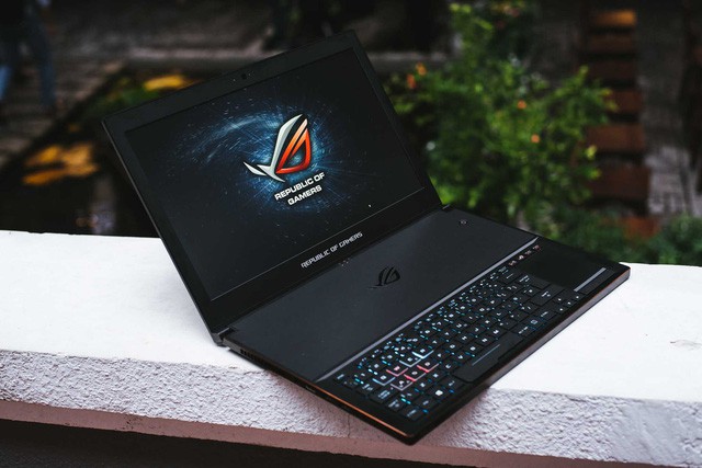 Những mẫu laptop cao cấp ra mắt tại Việt Nam trong năm 2017 - Ảnh 2.