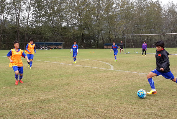 Đội tuyển U19 nữ Việt Nam thả lỏng, tập trung cho trận đấu gặp U19 nữ Hàn Quốc - Ảnh 11.