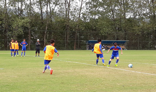 Đội tuyển U19 nữ Việt Nam thả lỏng, tập trung cho trận đấu gặp U19 nữ Hàn Quốc - Ảnh 12.