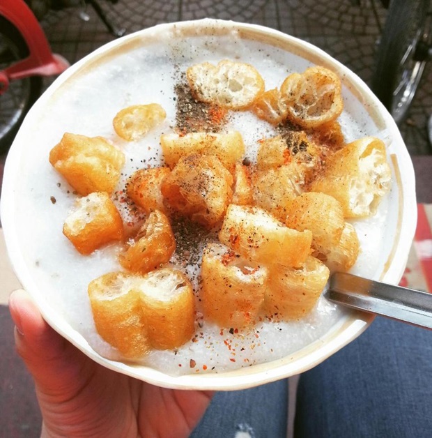 Điểm danh 5 món ăn vặt ‘ngon nức nở’ trên phố Tạ Quang Bửu - Ảnh 3.