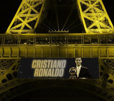 Người hâm mộ náo loạn khi con trai C.Ronaldo gửi thông điệp đến Messi - Ảnh 2.