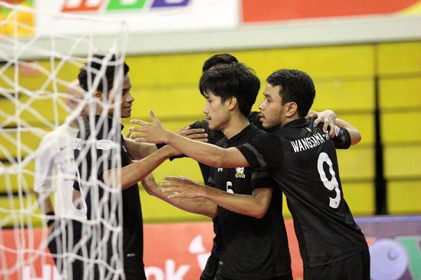 Giải futsal vô địch Đông Nam Á 2017: Thắng đậm ĐT Myanmar, ĐT Thái Lan giành quyền vào chung kết - Ảnh 4.