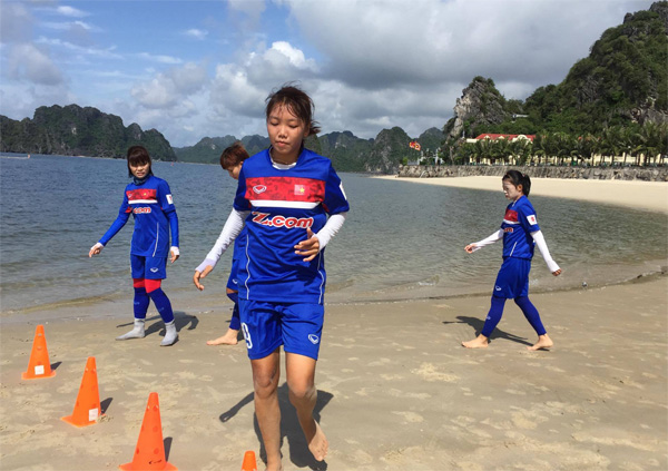 Đội tuyển nữ Quốc gia miệt mài rèn thể lực tại Cẩm Phả, Quảng Ninh - Ảnh 6.