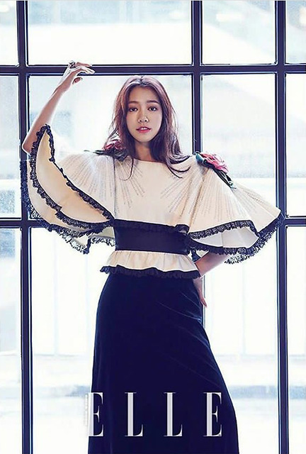 Park Shin Hye cực sang chảnh trên tạp chí Elle - Ảnh 1.
