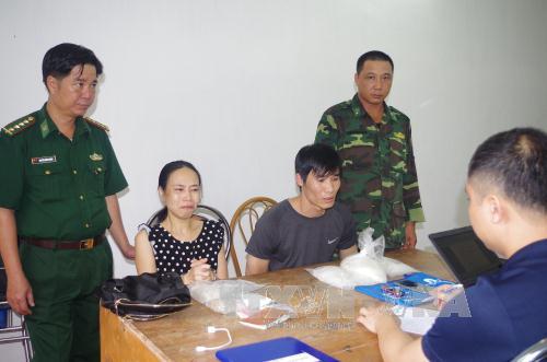Quảng Ninh: Bắt cặp vợ chồng vận chuyển hơn 2,4 kg ma túy - Ảnh 1.