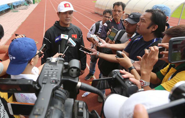 HLV trưởng Nguyễn Hữu Thắng: “ĐT Việt Nam sẽ cố gắng giành điểm trước Jordan” - Ảnh 3.