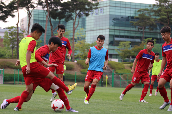 U20 Việt Nam chuẩn bị cho trận gặp U20 Pháp: Lên tinh thần trước đối thủ lớn - Ảnh 2.