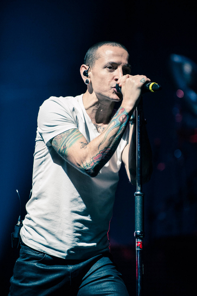 Chester Bennington treo cổ tự tử, các thành viên của Linkin Park sốc - Ảnh 1.