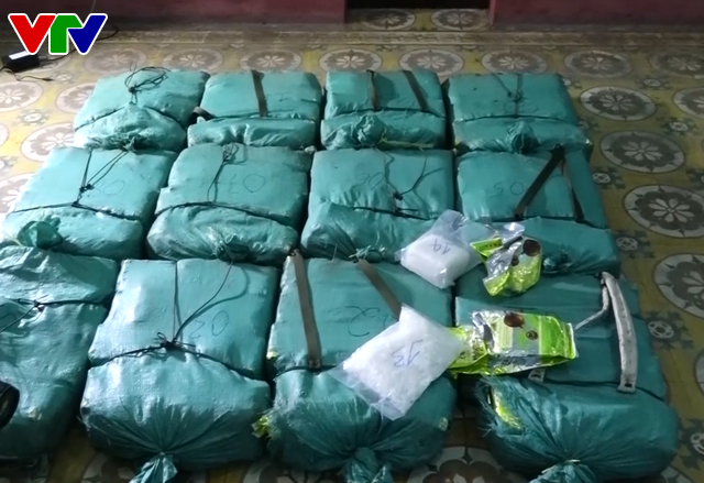 Quảng Bình bắt vụ vận chuyển hơn 300kg ma tuý đá - Ảnh 2.