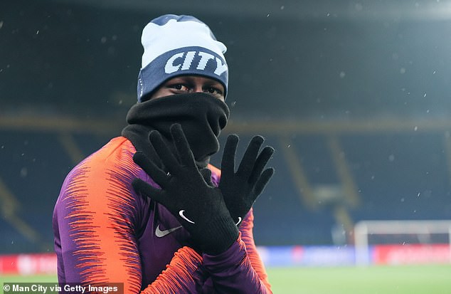 Man City hé lộ đội hình đấu Shakhtar Donetsk trên sân tập lạnh buốt - Ảnh 5.