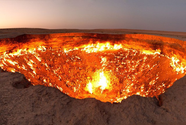 “Cổng địa ngục” bốc cháy ngùn ngụt trên sa mạc suốt nửa thế kỷ - Ảnh 2.