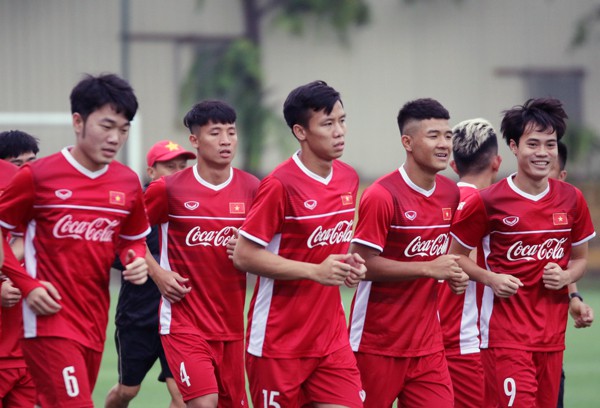 ĐT Việt Nam: HLV Park Hang Seo loại 5 cầu thủ sau chuyến tập huấn tại Hàn Quốc - Ảnh 1.