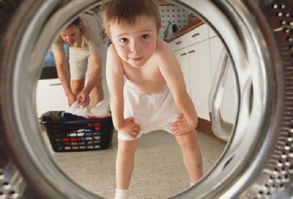 Những tác hại ít biết khi dùng máy giặt không đúng cách - Ảnh 3.