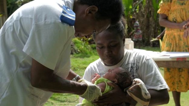 Vanuatu sử dụng máy bay không người lái để đưa vaccine đến đảo xa - Ảnh 1.